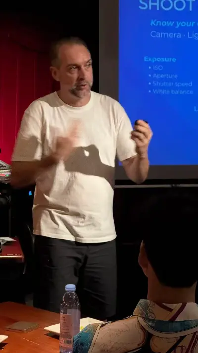A close view of Tim Ramak presenting at the August Shenzhen workshop.